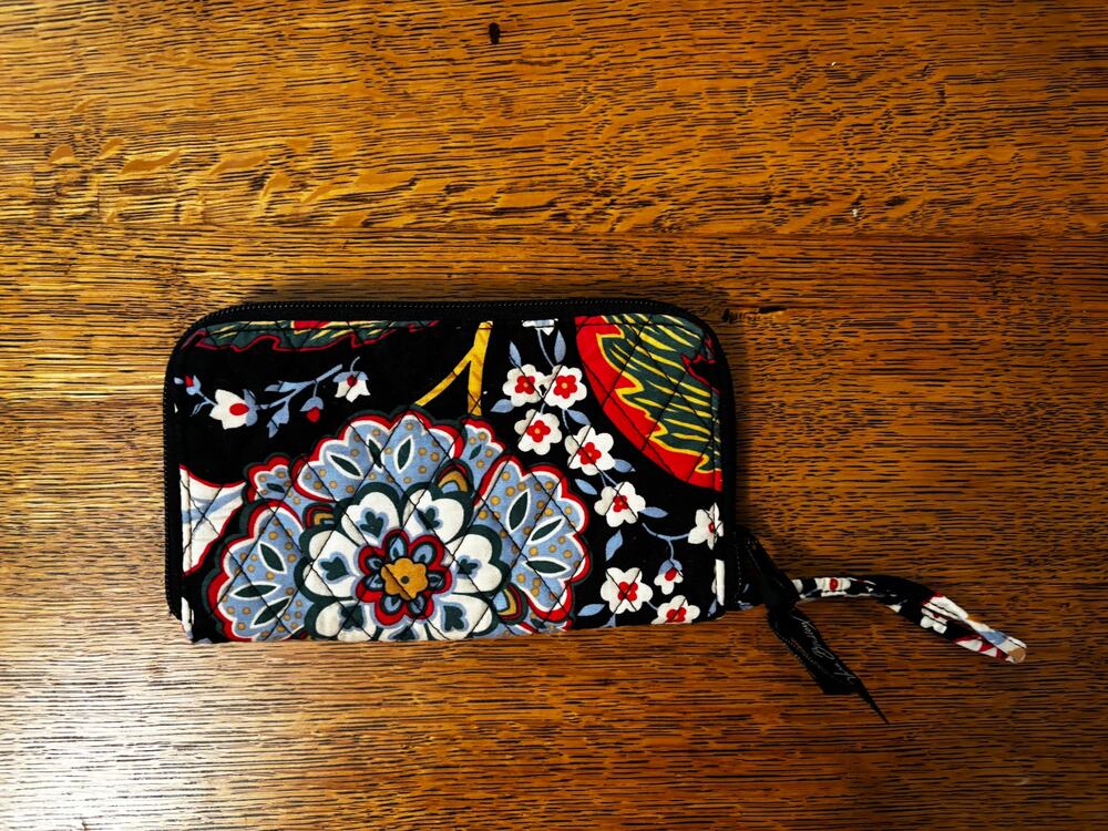 Vera Bradley Clutch/Wallet in Retired Versaille Pattern